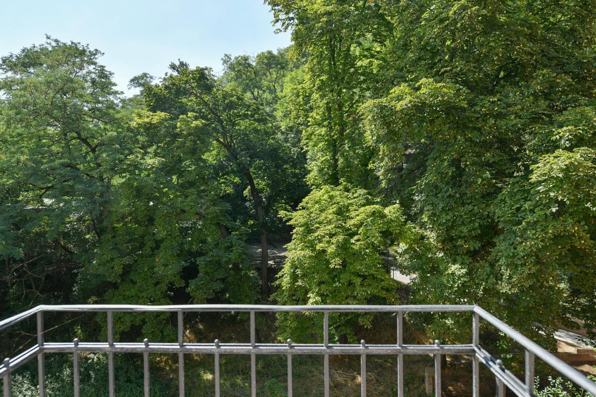 Wsp Petrin Garden Apartments Прага Екстериор снимка