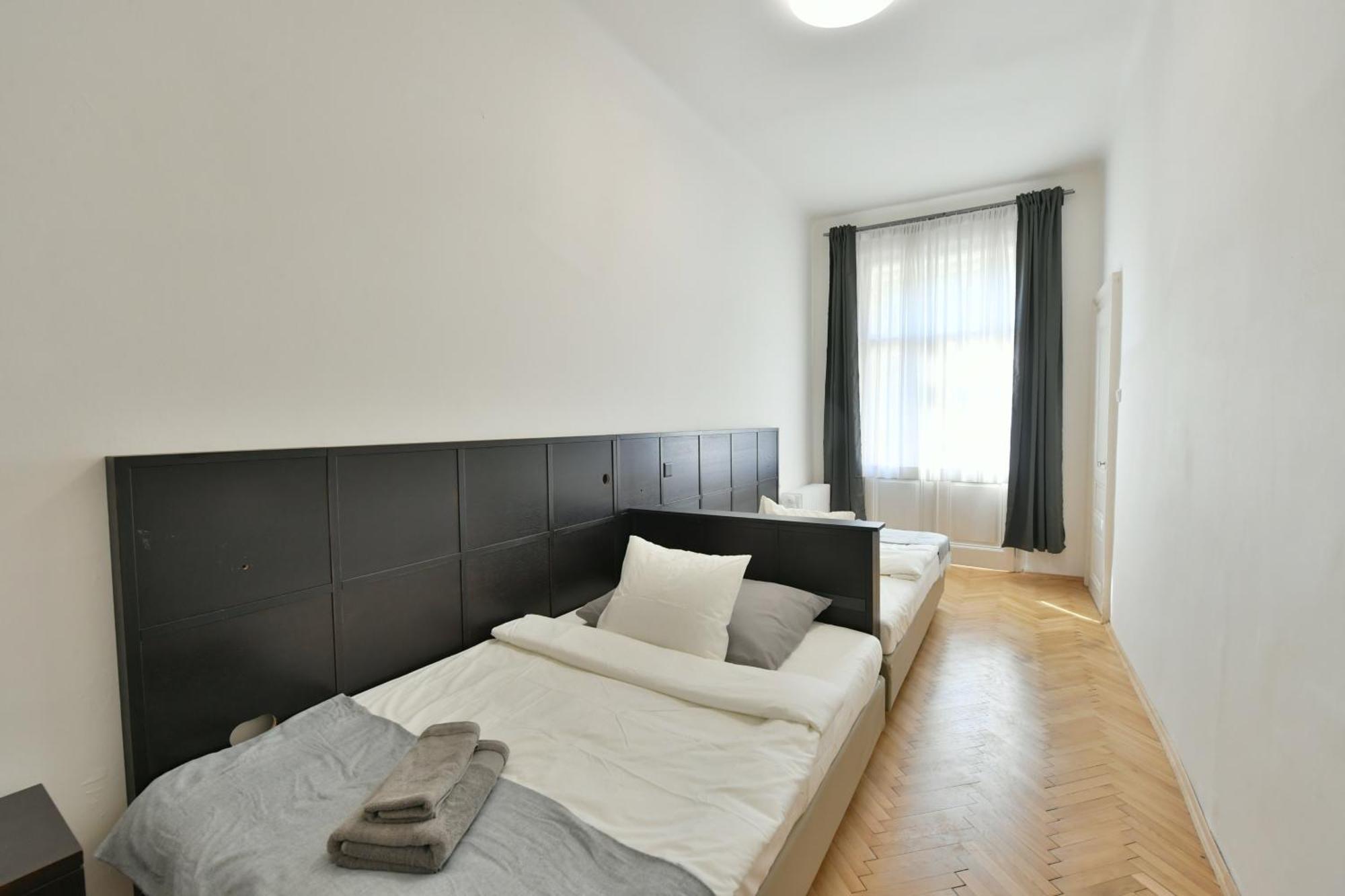 Wsp Petrin Garden Apartments Прага Екстериор снимка