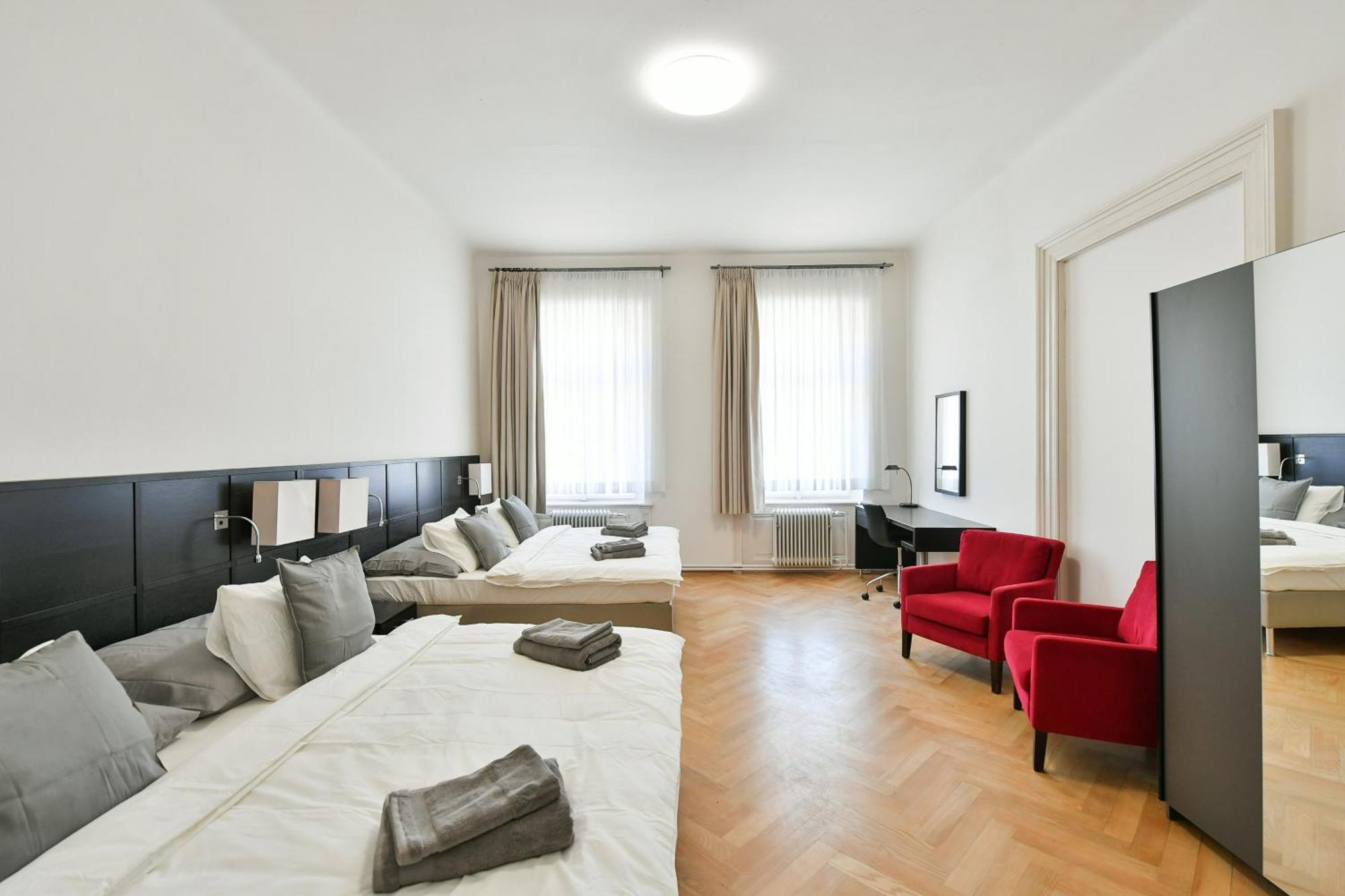 Wsp Petrin Garden Apartments Прага Екстериор снимка